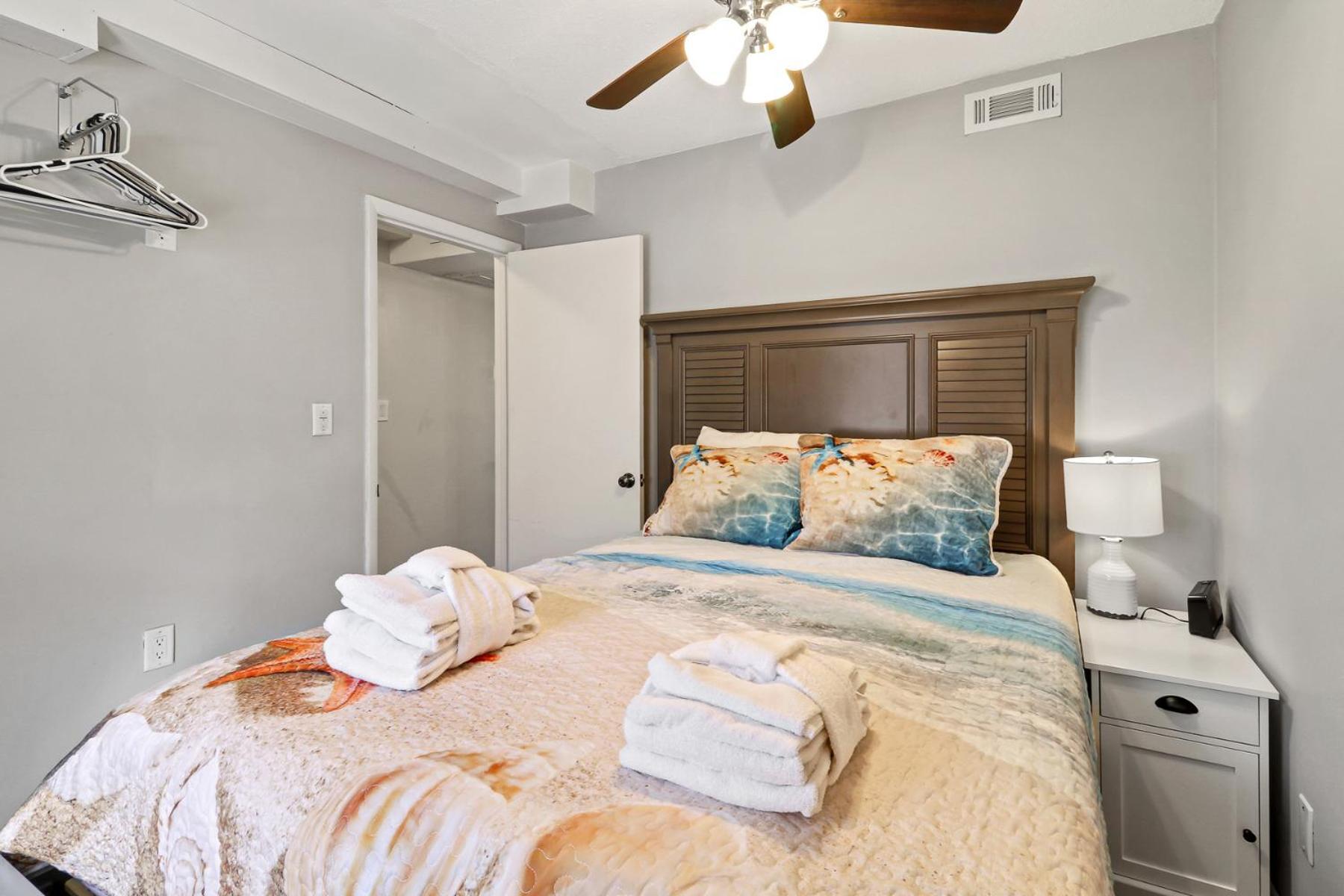 The Breakers #220 Beach Condo, Beautiful Ocean View At Coligny Beach, 4 N Forest Beach Drive Hilton Head, Walk To All Shops Restaurants, Renovated Jan 2024, Vacation Rental Hhi Llc 希爾頓黑德島 外观 照片